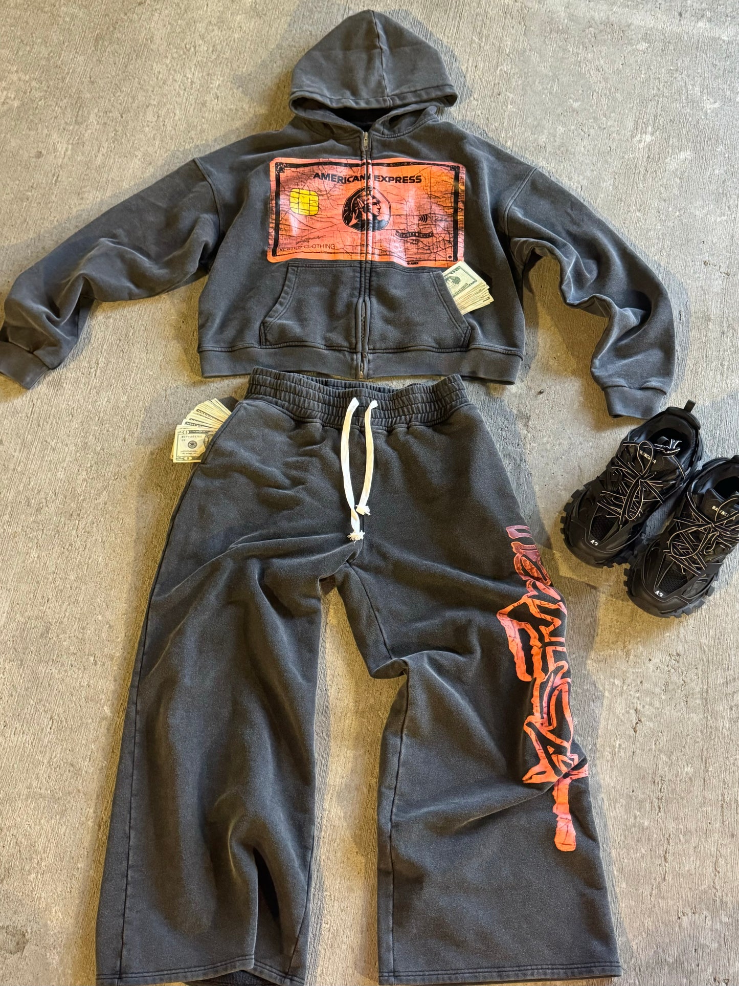 V1 BLACK SWEATSUIT